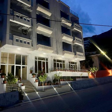 Residence David Vlore Bagian luar foto