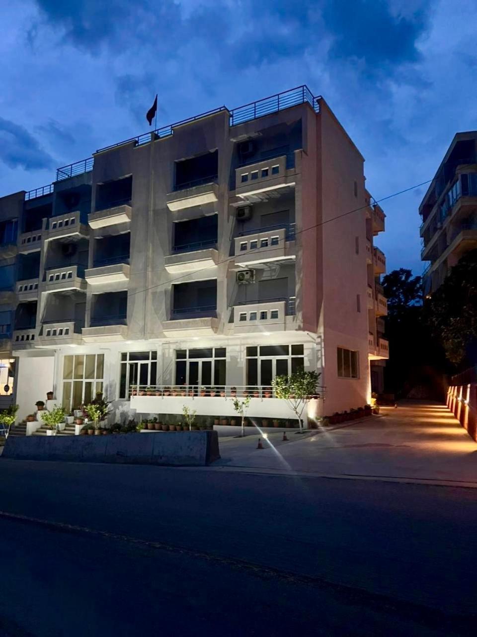 Residence David Vlore Bagian luar foto
