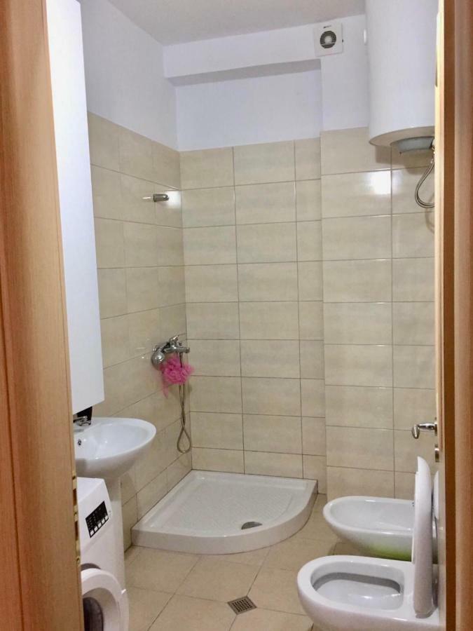 Residence David Vlore Bagian luar foto