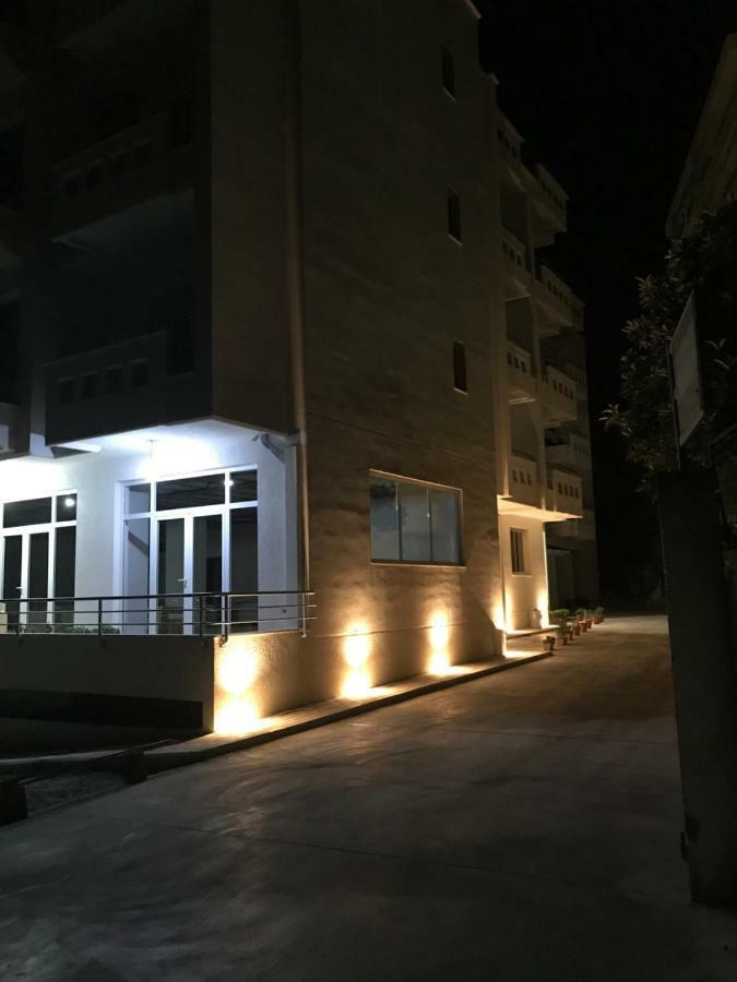 Residence David Vlore Bagian luar foto