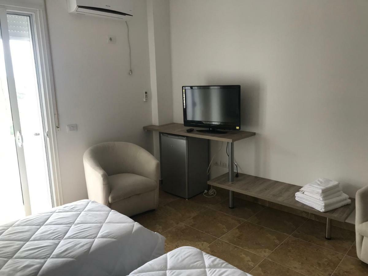 Residence David Vlore Bagian luar foto