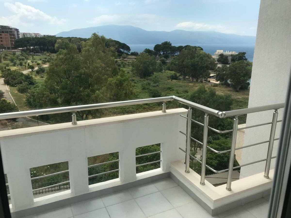 Residence David Vlore Bagian luar foto