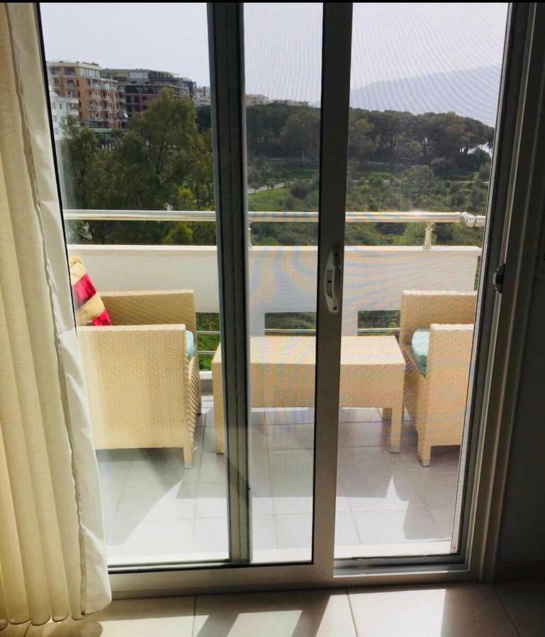 Residence David Vlore Bagian luar foto