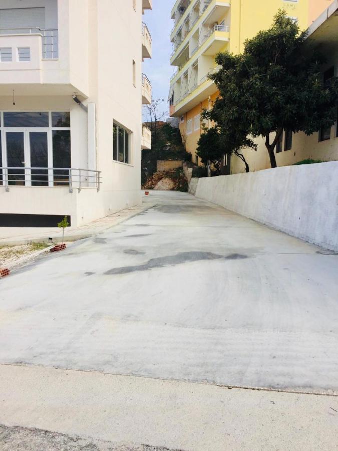 Residence David Vlore Bagian luar foto
